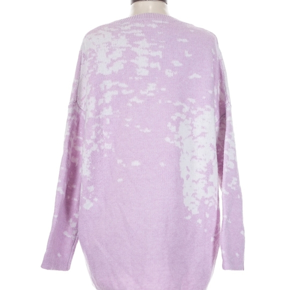 Women's Lavender and White Sweater - Picture 2 of 4